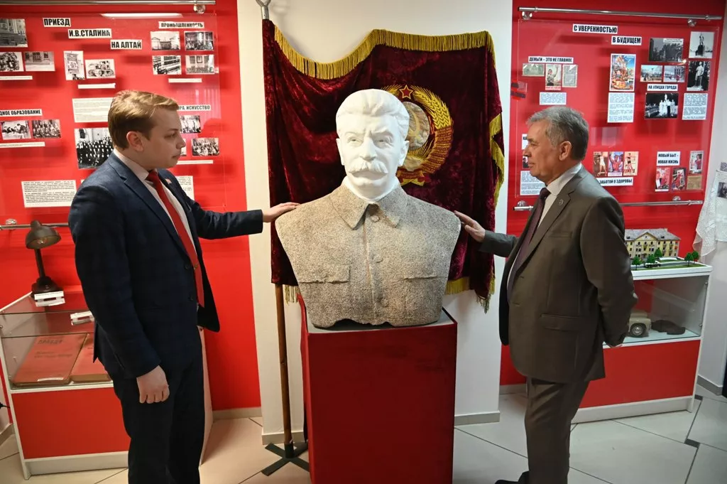 Спикер Алтайского Заксобрания пообещал «приложить руку» к «Сталин-центру»