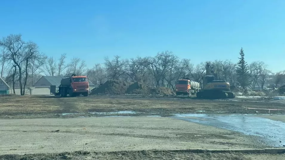Подрядчик начал готовить площадку под строительство развязки на Змеиногорском тракте в Барнауле