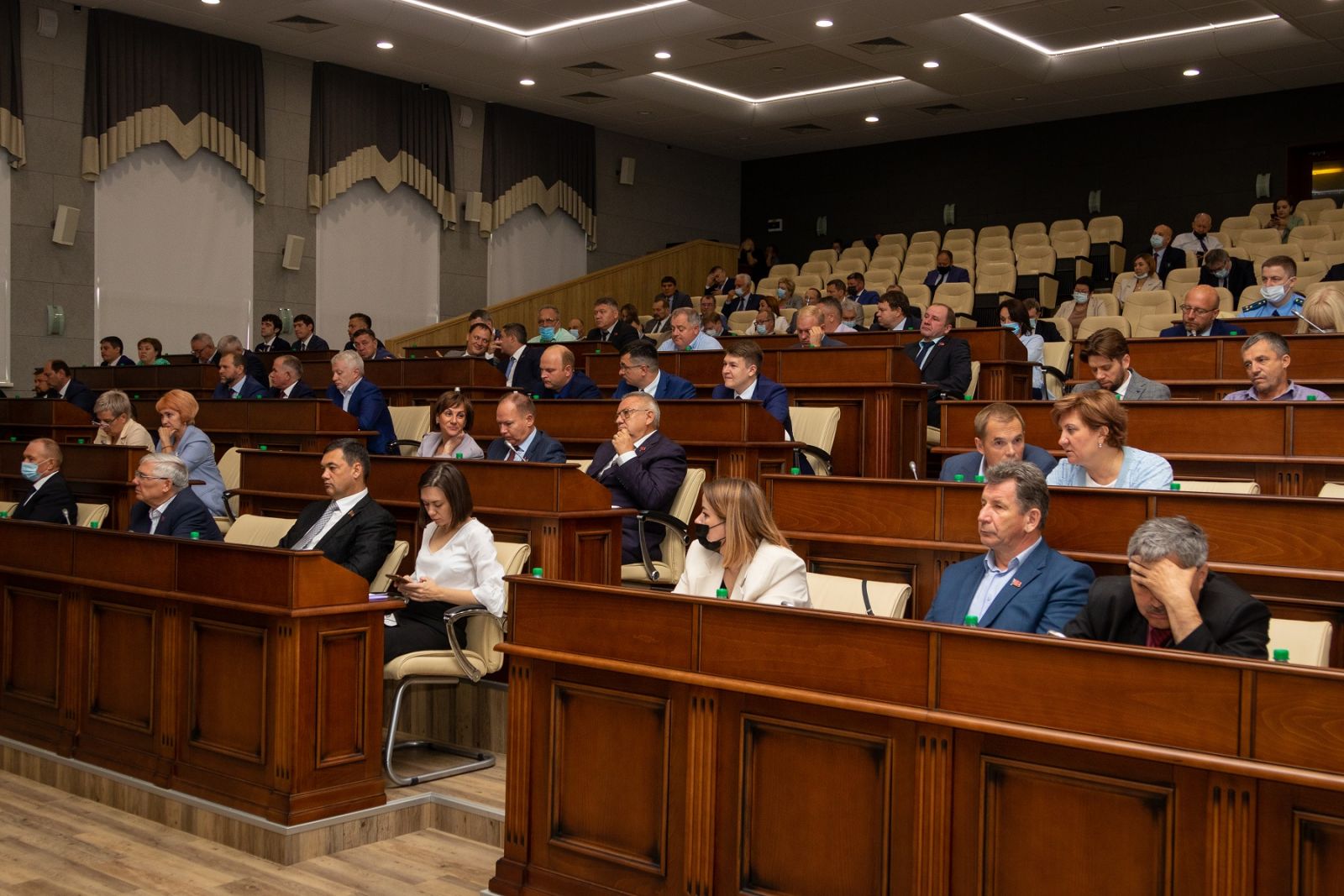 Работайте лучше депутаты Алтайского Заксобрания заключительной сессии созыва дали наказ будущему парламенту