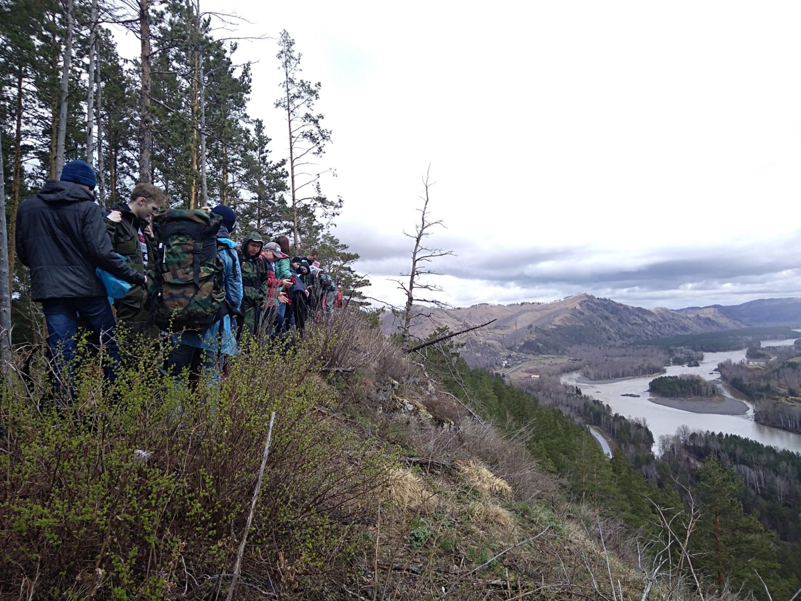 Вдали виртуальности реальные приключения ждут детей Алтае время школьных каникул