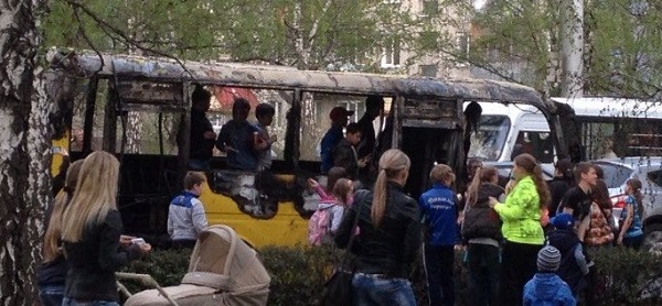 В Индустриальном районе Барнаула дотла сгорел маршрутный автобус