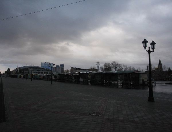 Владельцы Старого базара временно вернулись стихийной торговле барнаульском Арбате