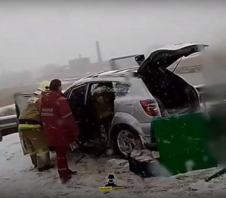 Морозные выходные Алтае отметились чередой серьезных дорожных аварий