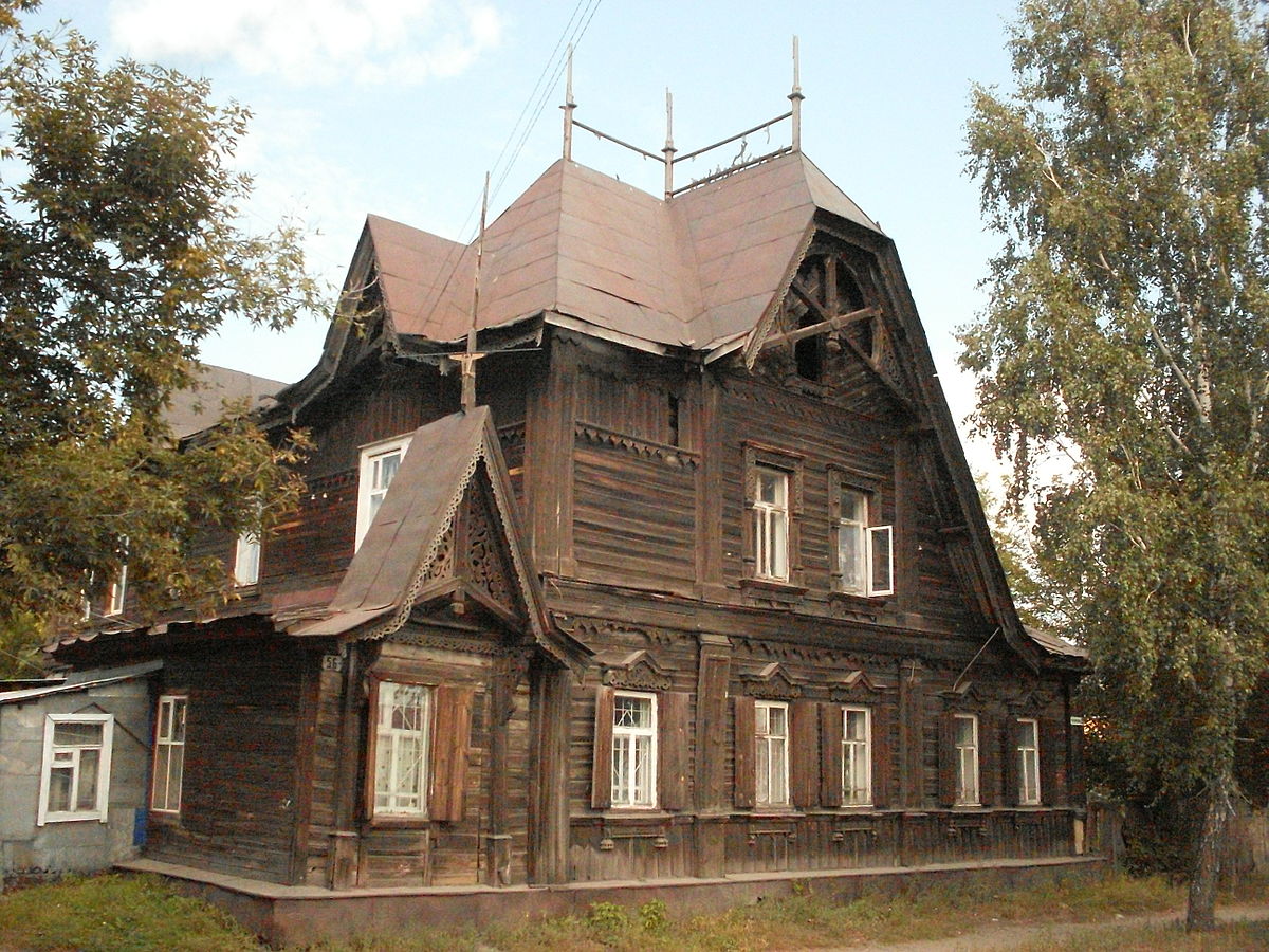 Алтайохранкультура пытается через заставить мэрию Барнаула спасти деревянный дом-памятник