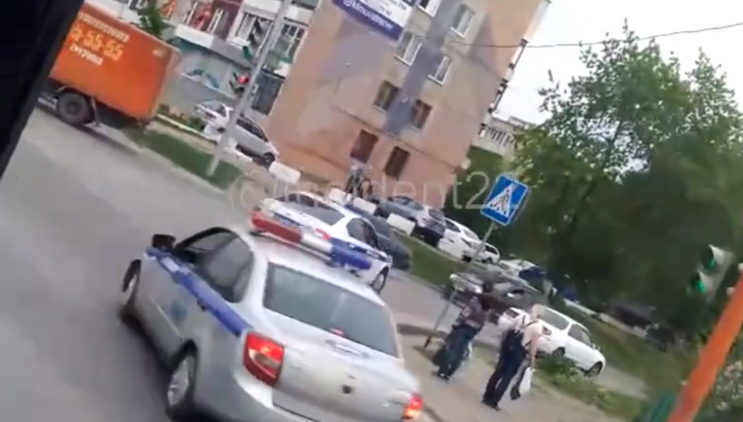 В Барнауле пять полицейских автомобилей устроили погоню мигалками лихачом иномарке