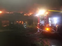 Сгорело как Спичка: пожар почти уничтожил одно из зданий Барнаульского сереброплавильного завода (обновлено)