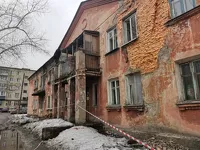 Жильцов еще одного аварийного дома в Барнауле эвакуировали после обрушения конструкций (обновлено)