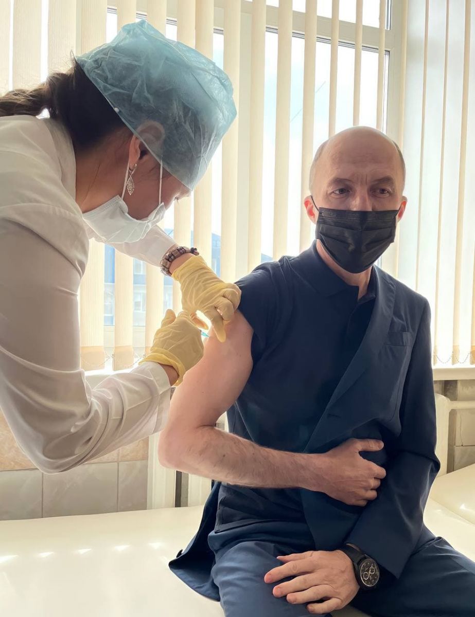 Глава Республики Алтай решился сделать прививку коронавируса
