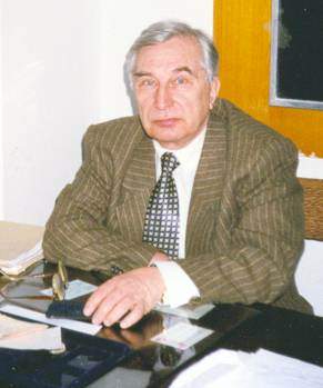 Умер историк-германист, профессор Алтайского
госуниверситета Анатолий Глушков.