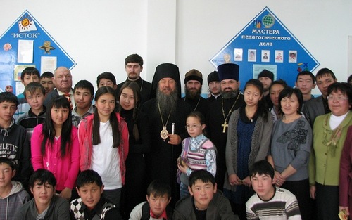 Православные Республики Алтай попытались заручиться поддержкой патриарха 
Кирилла в вопросе создания собственной епархии.