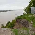 В одном из районов Барнаула из-за паводка может начаться оползень