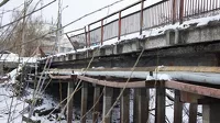 Аварийный мост через Барнаулку закрыли, но наполовину