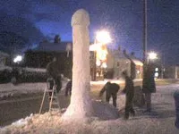Правоохранители в Алтайском крае не получали заявлений о гибели людей под гигантским снежным пенисом