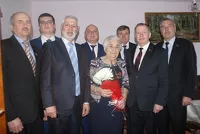 Иван Лоор «сделал вид», что вручает сельским труженикам награды Алтайского Заксобрания