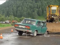 49-летний водитель «ВАЗ» погиб в стычке с грейдером на алтайской трассе