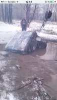 Автомобиль ушел под лед на дороге неподалеку от Белоярска