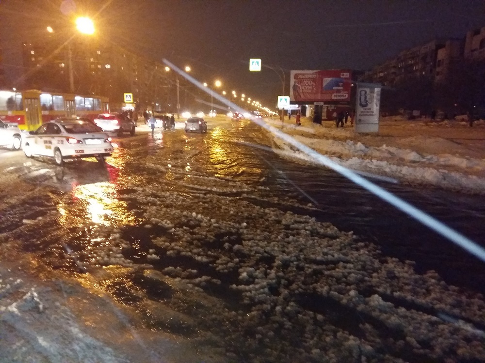 Сильный шторм может принести в Алтайский край новые дорожные и коммунальные аварии