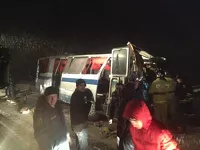 Собственник автобуса, попавшего в смертельную аварию под Бийском, готов защищать водителя