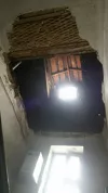 Жильцы барнаульской двухтажки вместо потолка получили «панорамную крышу»