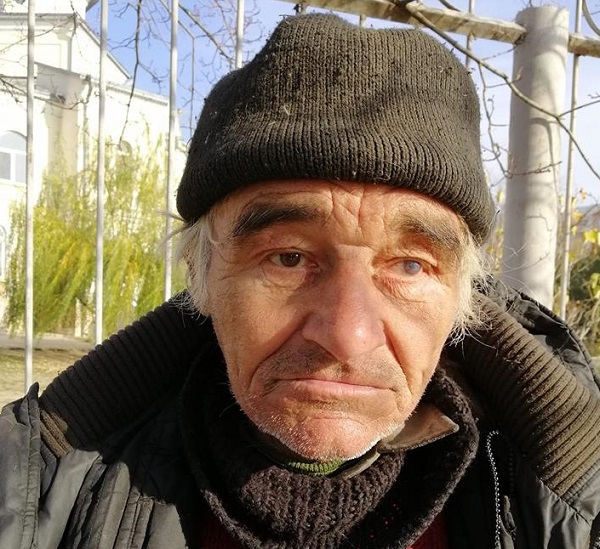 Украинцы спасли голодной смерти пропадающего Херсоне бийчанина