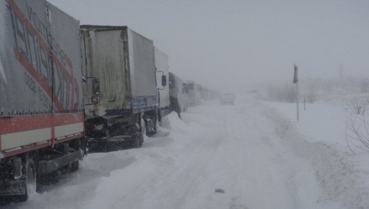 Мощный шторм навел тьму девять районов Алтайского края смел трасс десятки авто