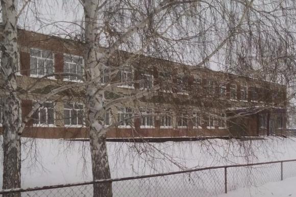 Приходится заниматься куртках Алтае чиновники пробуют отогреть замерзающих школе детей