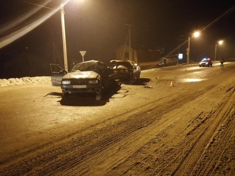 Четыре человека госпитализированы один погиб результате жесткой аварии алтайском селе