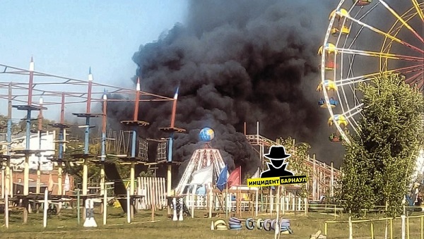 В детском развлекательном парке Барнаула разгар рабочего загорелся аттракцион
