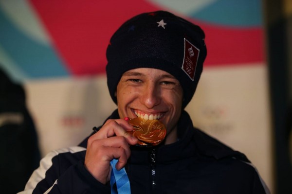 Лауреат именной стипендии лидера алтайских справедливороссов стал олимпийским чемпионом биатлону
