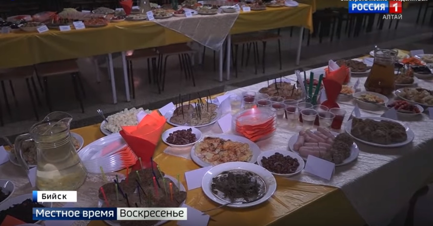 Отбивные ромштекс родителям учеников бийской школы показали обычный обед столовой
