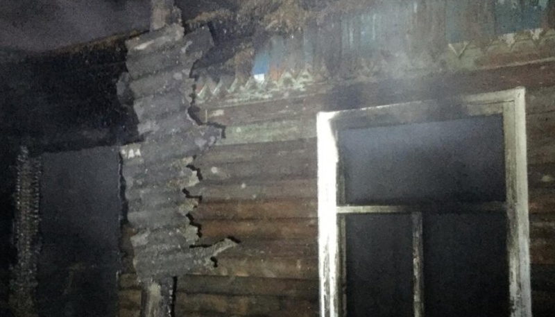 Следком проверит обстоятельства трагического пожара тремя погибшими Новоалтайске