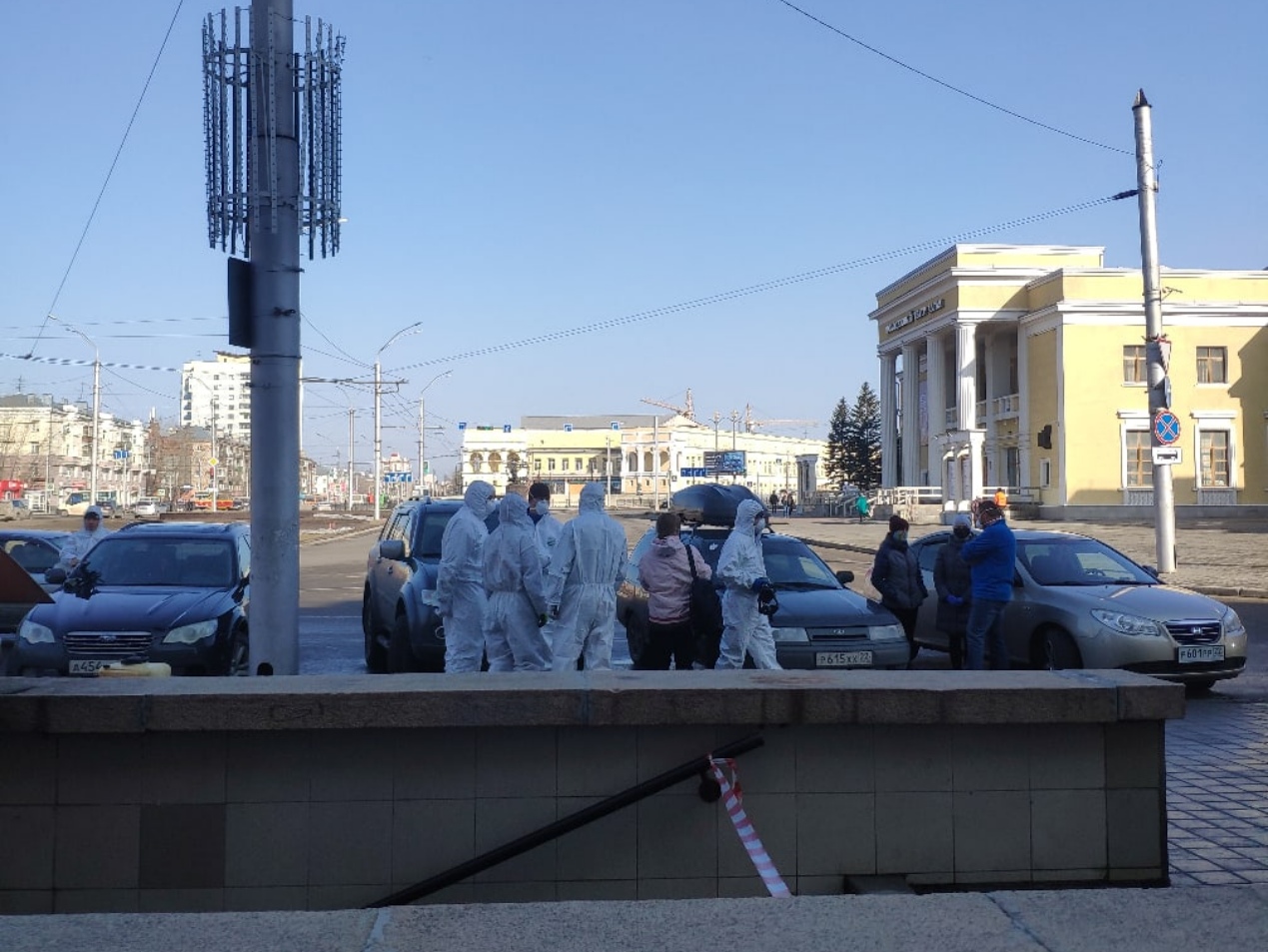 В Барнауле начали дезинфицировать улицы хлоркой из-за угрозы распространения коронавирусной инфекции