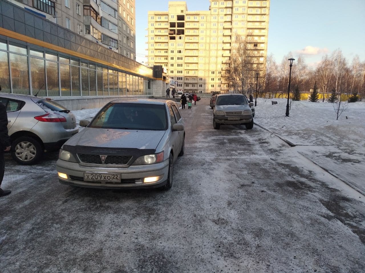 Мэрия Барнаула оградит модернизированный сквер оккупации паркующимися авто