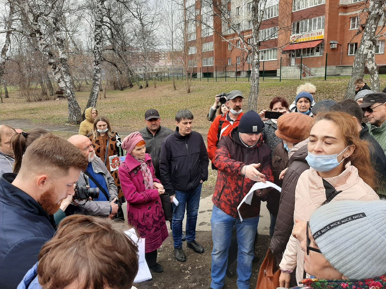 Барнаульцы просят мэрию отказаться плиточного благоустройства Мизюлинской рощи обновлено
