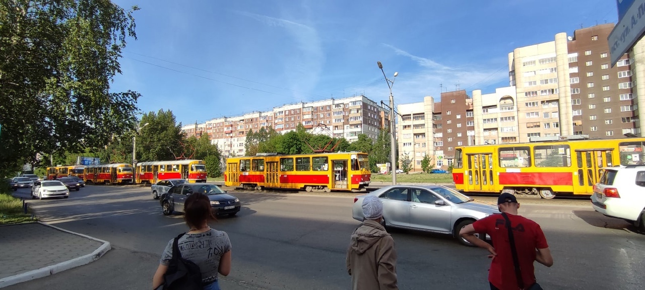 Трамвайное движение парализовало Барнауле из-за столкновения двух вагонов
