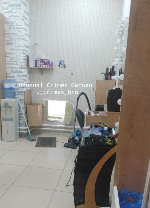 Неизвестные обнесли ювелирный магазин барнаульском Лето через пропил стене
