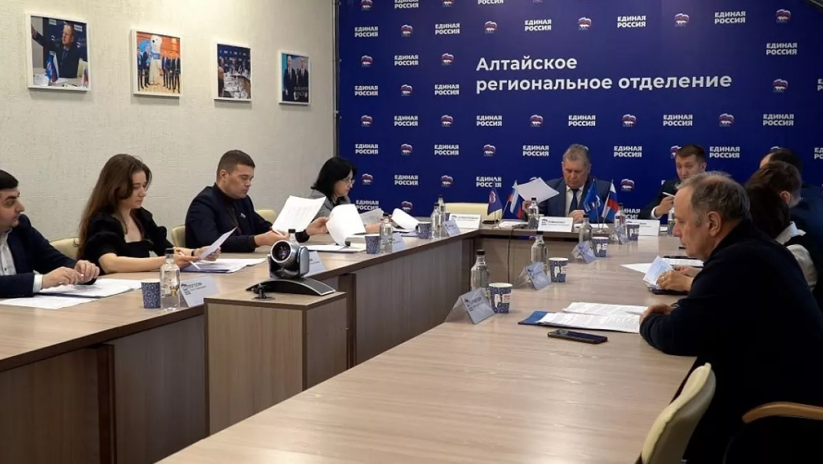 В пул претендентов на мандат Алтайского Заксобрания от единороссов вошли четыре человека