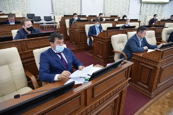 Проект бюджета Алтайского края на 2022 год «подрос» почти на 6 млрд рублей за счет идей депутатов и чиновников