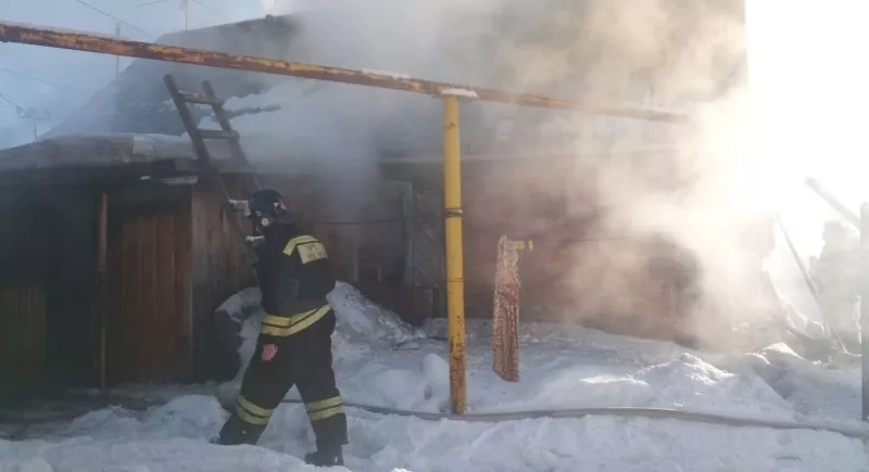 В Алтайском крае пожары 1 января унесли жизни пятерых человек