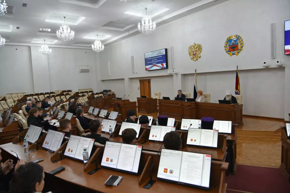 Депутаты «налягут» на алкоголь на постновогодней сессии Алтайского Заксобрания