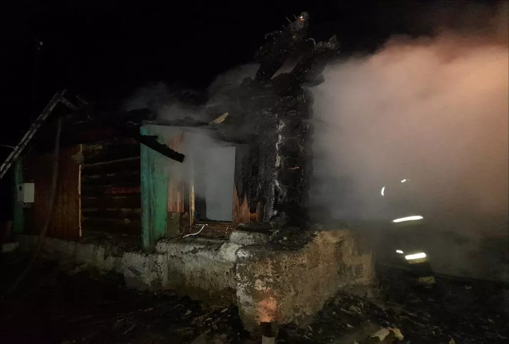 Прокуратура проверяет ситуацию с пожаром в доме многодетной семьи из райцентра Залесово