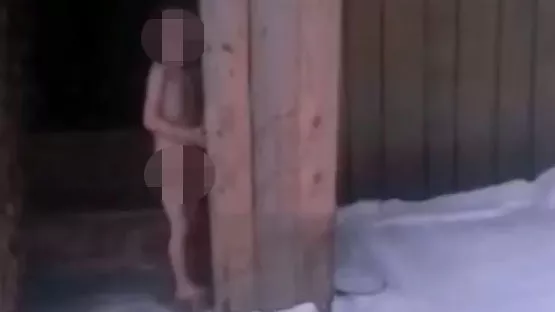 Алтайская прокуратура и следователи проверяют информацию о «воспитании» босого обнаженного мальчика на морозе (обновлено)
