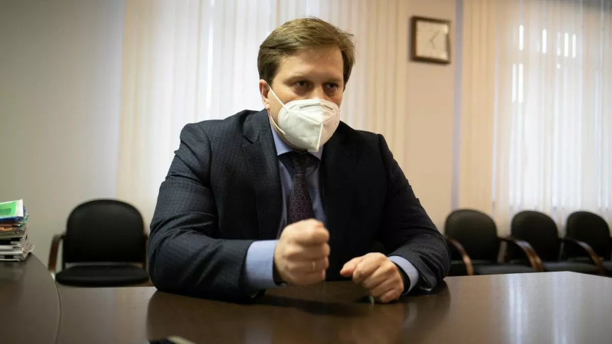 Входит и не выходит: исключение министра здравоохранения Алтайского края из кабмина связали с «техническим сбоем»