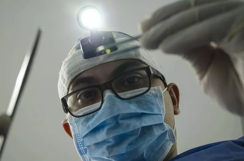 Алтайские журналисты сравнили жалобы изуродованной пациентки стоматологии с «потребительским терроризмом»