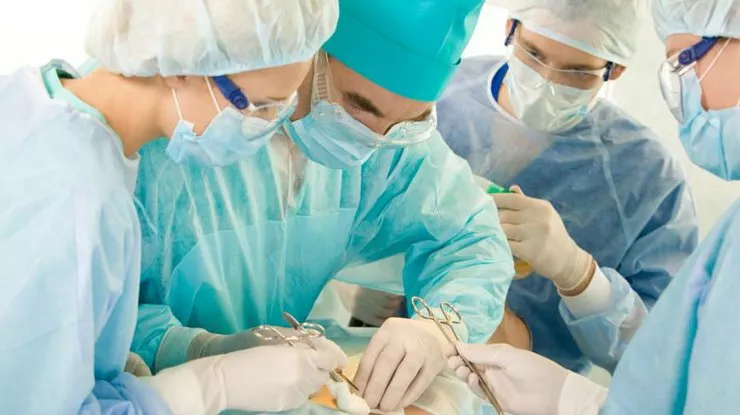 Виктор Томенко потребовал прекратить оптимизацию хирургических отделений в Алтайском онкодиспансере