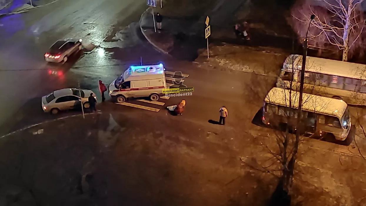 В Барнауле простились с погибшей под колесами маршрутки 13-летней девочкой