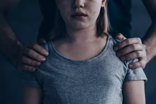 Многодетного жителя алтайского села ждет суд за сексуальное насилие над малолетней дочерью