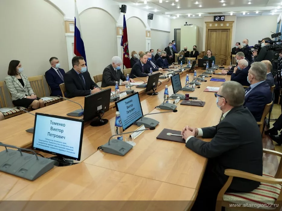 Алтайские профсоюзы добились соглашения о повышении минимальных зарплат в реальном секторе экономики