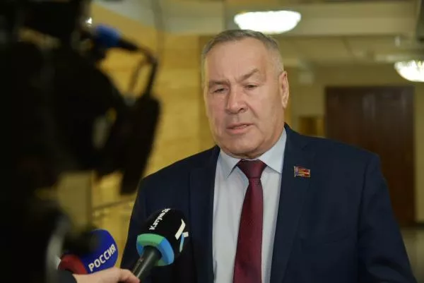 Алтайский депутат попытался успокоить ожидающих трудностей из-за санкций аграриев
