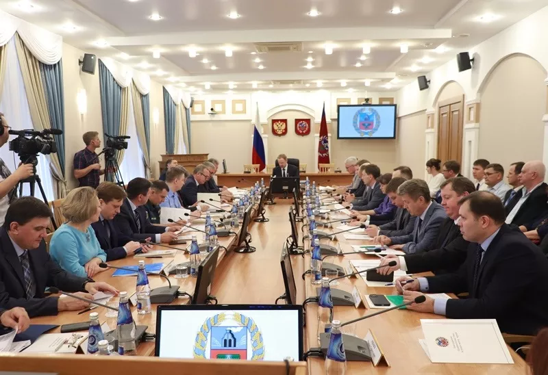 «Попахивает диверсией»: надзорные органы омрачили отчет об итогах отопительного сезона в Алтайском крае